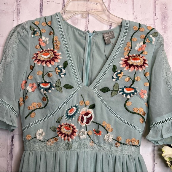 Blue mint short flower dress in size 2 - Picture 6 of 14